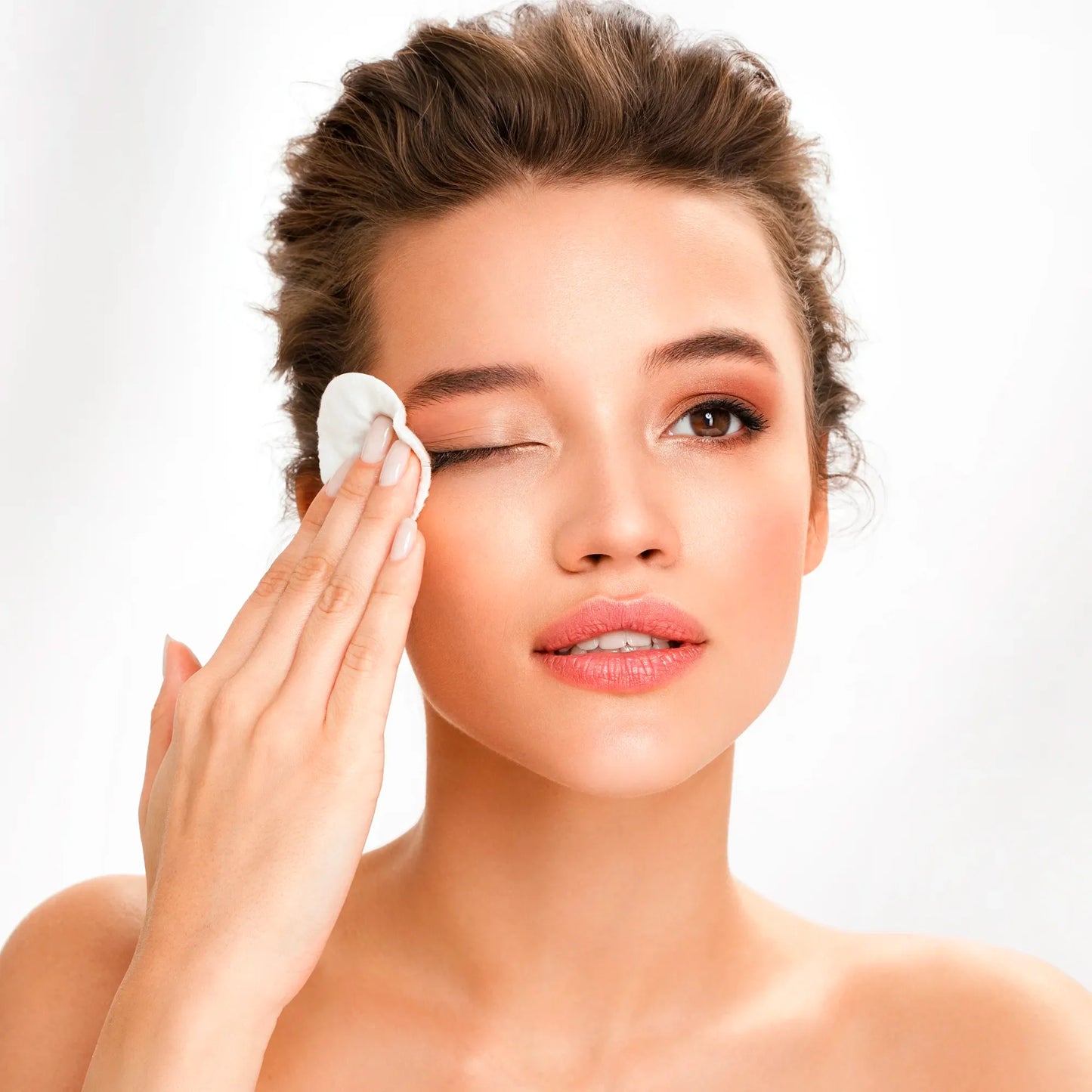 Hydrating 3-in-1 Micellar Water for Gentle Makeup Removal and Skin Care